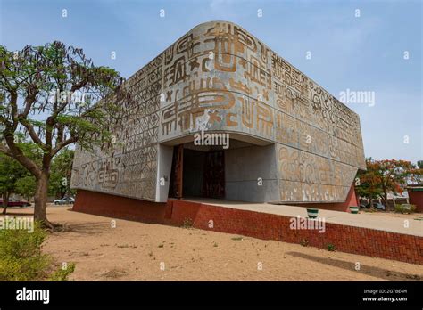 Le Mausolée de Tafawa Balewa: Un Monument à l'Histoire et à la Réflexion Profonde !